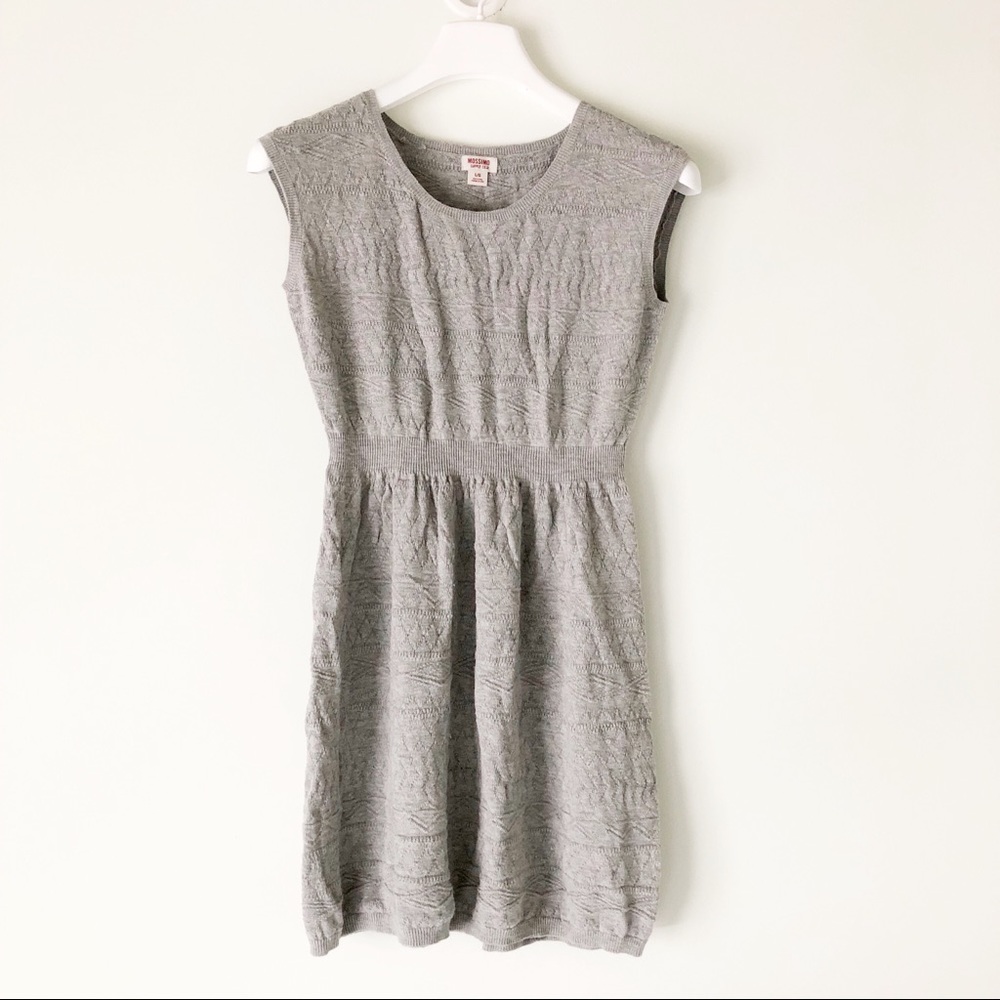Mossimo gray knit short sleeved sweater dress